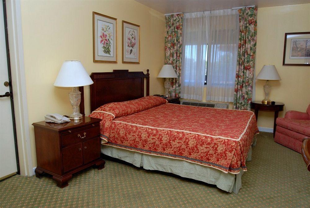 Campbell Inn Hotel Bagian luar foto