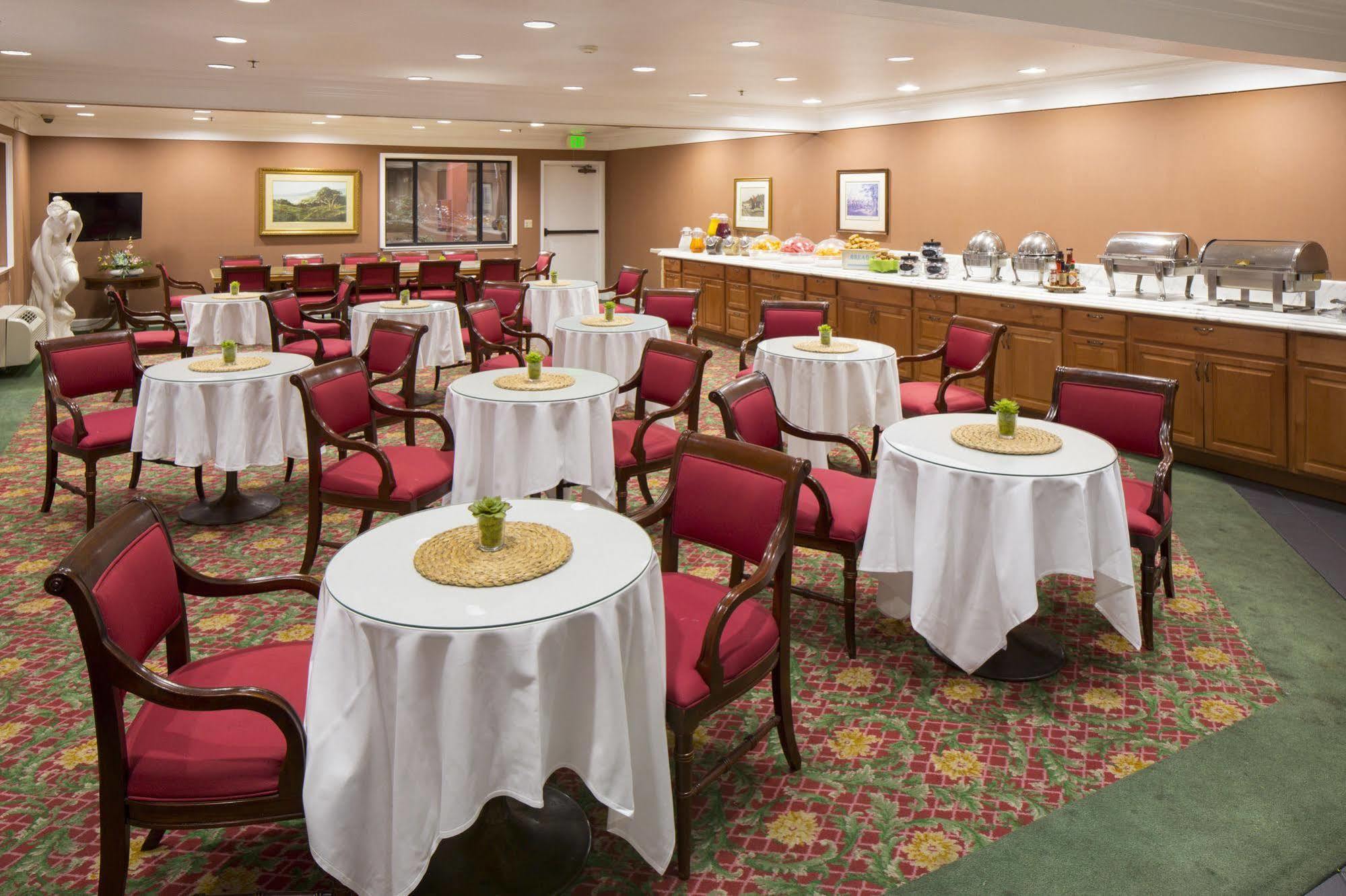 Campbell Inn Hotel Bagian luar foto