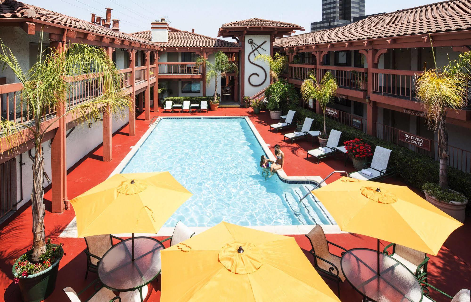 Campbell Inn Hotel Bagian luar foto