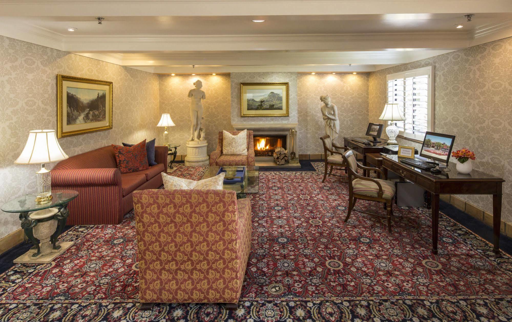 Campbell Inn Hotel Bagian luar foto